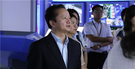 中国建设银行厦门市分行副行长赖利显一行赴亚游集团ag8集团调研考察