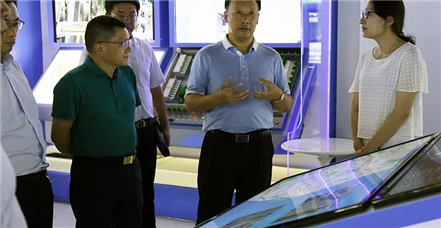 宜春市人民政府市长王水平一行莅临亚游集团ag8集团参观指导