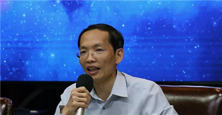 亚游集团ag8集团召开2019年中期干部大会